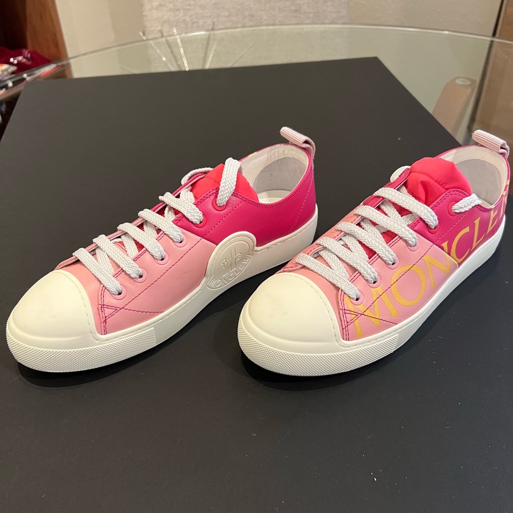 Moncler Linda Sneakers - Picture 2 of 12